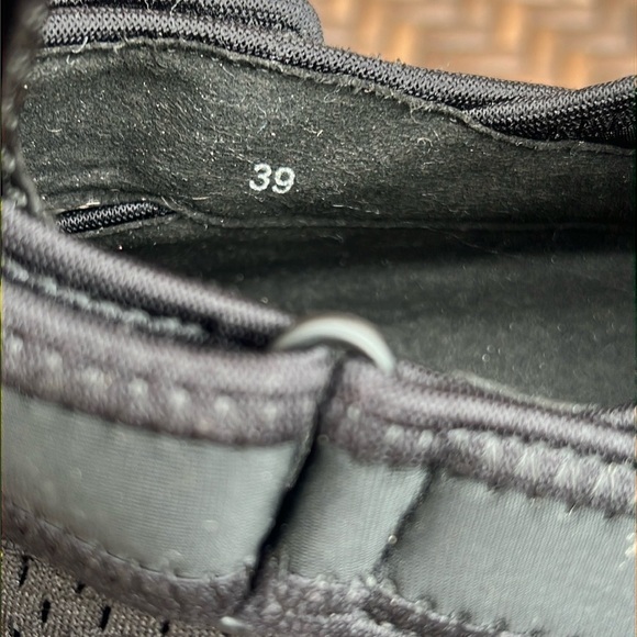 United Nude Roko Surf Low Top Platform Wedged Sneaker Black Cutout Slip-On Sz 39 - Picture 9 of 9